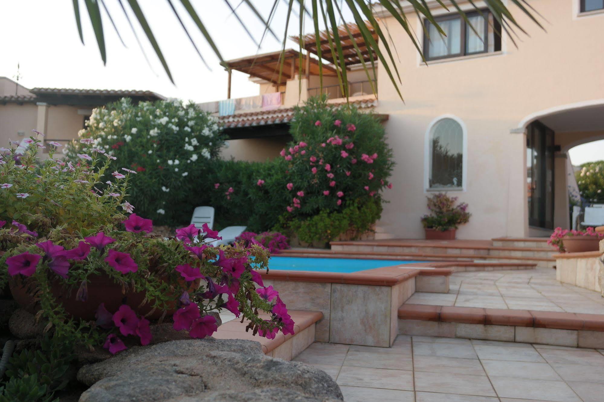 Sardinia Blu Residence Golfo Aranci Exterior photo